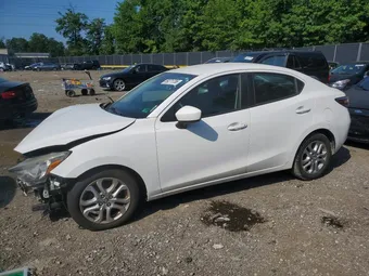 2017 Toyota Yaris 3MYDLBYV4HY174323