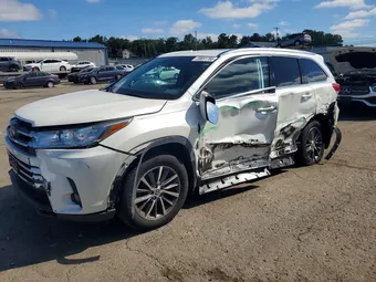 2019 Toyota Highlander 5TDJZRFH3KS745031 Lot 59691766
