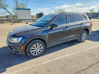 2018 Volkswagen Tiguan 3VV1B7AX7JM087740