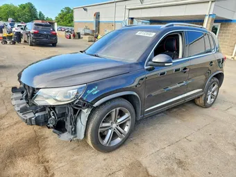 2017 Volkswagen Tiguan WVGUV7AX1HK009096
