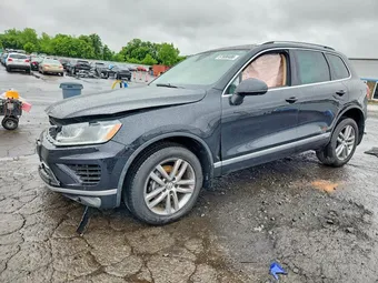 2015 Volkswagen Touareg WVGEF9BP6FD001461