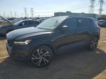 2019 Volvo XC40 YV4162UM2K2085570
