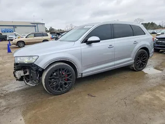 2018 Audi Q7 WA1LAAF70JD039499