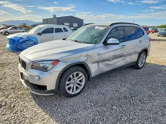 2015 BMW X1 WBAVL1C56FVY39878