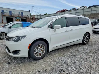 2020 Chrysler Pacifica 2C4RC1BG9LR120162