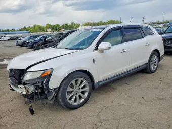 2017 Lincoln MKT 2LMHJ5AT5HBL01153