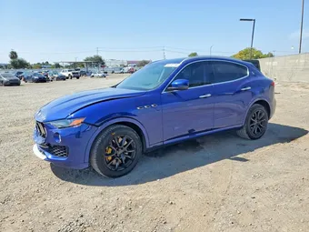 2017 Maserati Levante ZN661YUL4HX222746