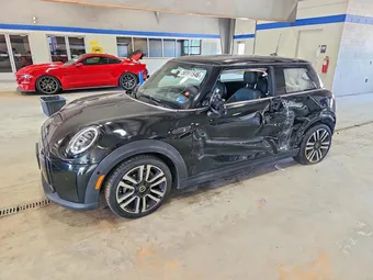 2022 Mini 3-Door WMW13DJ04N2R01057