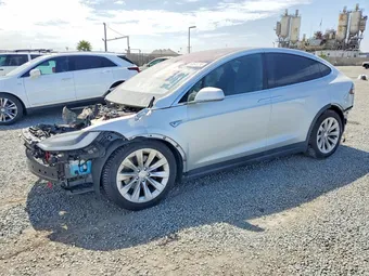 2016 Tesla Model X 5YJXCAE24GF019426