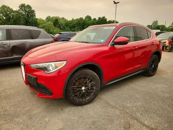 2018 Alfa Romeo ZASFAKANXJ7B76745