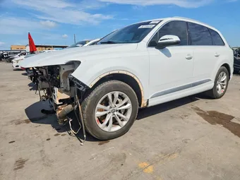 2017 Audi Q7 WA1AHAF75HD039057
