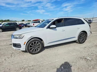2017 Audi Q7 WA1LAAF76HD005156