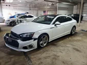 2021 Audi A5 WAUDACF58MA015104