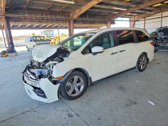 2018 Honda Odyssey 5FNRL6H70JB043386