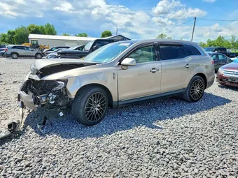 2019 Lincoln MKT 2LMHJ5AT5KBL00995