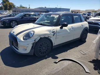2019 Mini 5-Door WMWXU1C52K2H74306