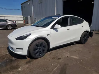 2024 Tesla Model Y 7SAYGDED8RA323132 Lot 57914396