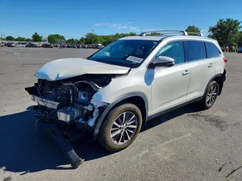 2019 Toyota Highlander 5TDJZRFH8KS605797 Lot 58386346