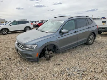 2018 Volkswagen Tiguan 3VV0B7AXXJM216422