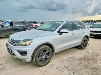 2017 Volkswagen Touareg WVGRF7BP6HD001453