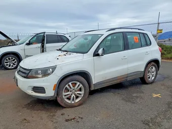 2017 Volkswagen Tiguan WVGAV7AX4HK000072