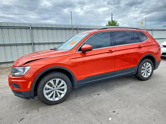 2019 Volkswagen Tiguan 3VV2B7AX5KM103892