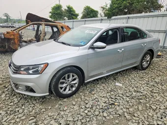 2016 Volkswagen Passat 1VWAT7A37GC012858