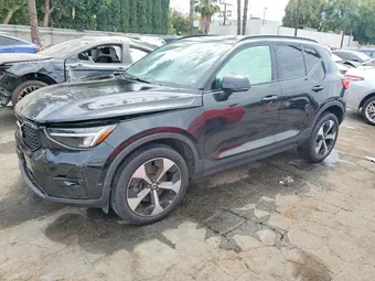2024 Volvo XC40 YV4L12UL0R2327653