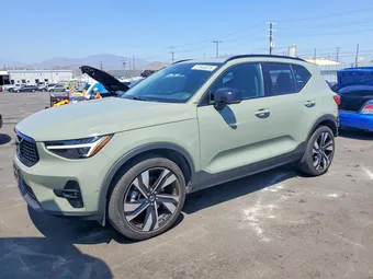 2024 Volvo XC40 YV4L12UL2R2352392