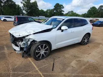 2021 Volvo XC60 YV4102DL5M1886205
