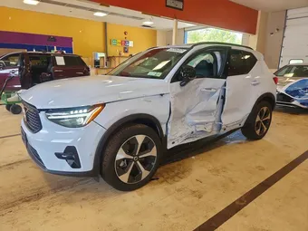 2026 Volvo XC40 YV4L12UC5T2807419