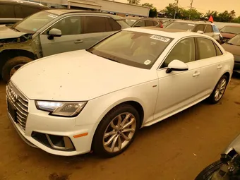 2019 Audi A4 WAUDNAF4XKA113550