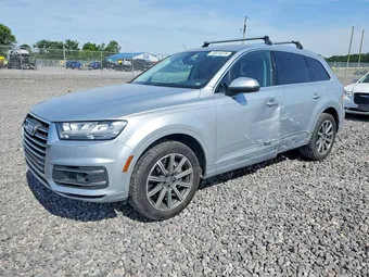 2018 Audi Q7 WA1LHAF71JD025798