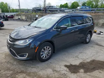 2018 Chrysler Pacifica 2C4RC1FG7JR128557 Lot 53701756