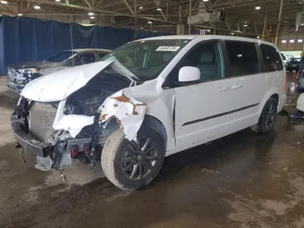 2015 Chrysler Town & Country 2C4RC1HG2FR720128