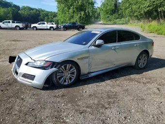 2016 Jaguar XF SAJBK4BV8GCY20386