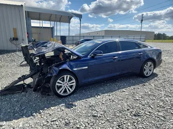 2016 Jaguar XJ-Series SAJWA2G71G8V92592