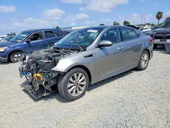 2018 Kia Optima 5XXGU4L37JG272075