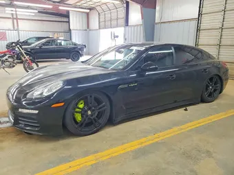 2016 Porsche Panamera WP0AD2A77GL040584