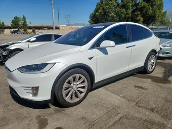 2018 Tesla Model X 5YJXCAE20JF124276