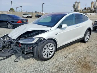 2017 Tesla Model X 5YJXCBE27HF070152