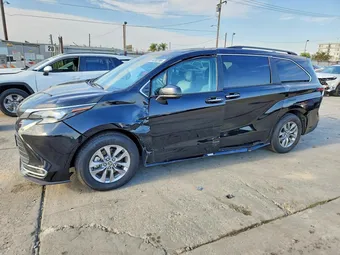 2024 Toyota Sienna 5TDYRKEC9RS215586