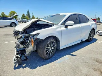 2021 Toyota Camry 4T1G11AK7MU571870 Lot 57696536