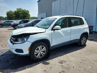 2017 Volkswagen Tiguan WVGAV7AX4HW513010