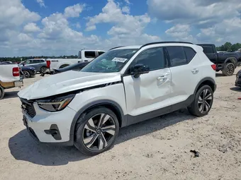 2023 Volvo XC40 YV4L12UX2P2977293