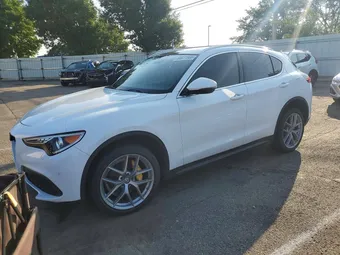 2018 Alfa Romeo ZASFAKBN2J7B99712