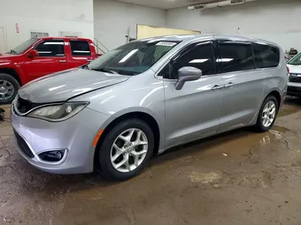 2018 Chrysler Pacifica 2C4RC1FG7JR125903 Lot 49565566