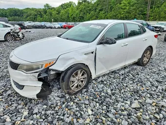2018 Kia Optima 5XXGT4L33JG181355