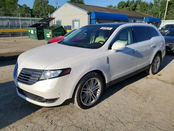 2019 Lincoln MKT 2LMHJ5AT1KBL01965