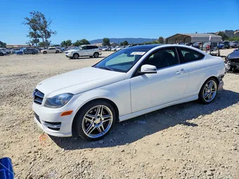 2015 Mercedes-Benz C-Class WDDGJ5HB0FG374886